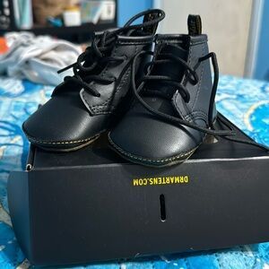 Crib Dr Martens